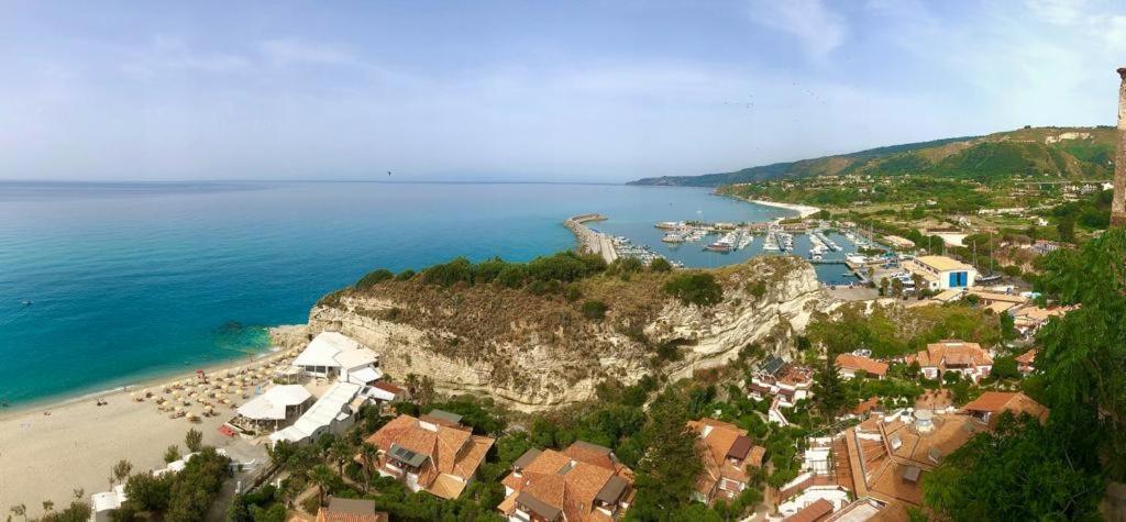 The Queen Tropea Exterior photo